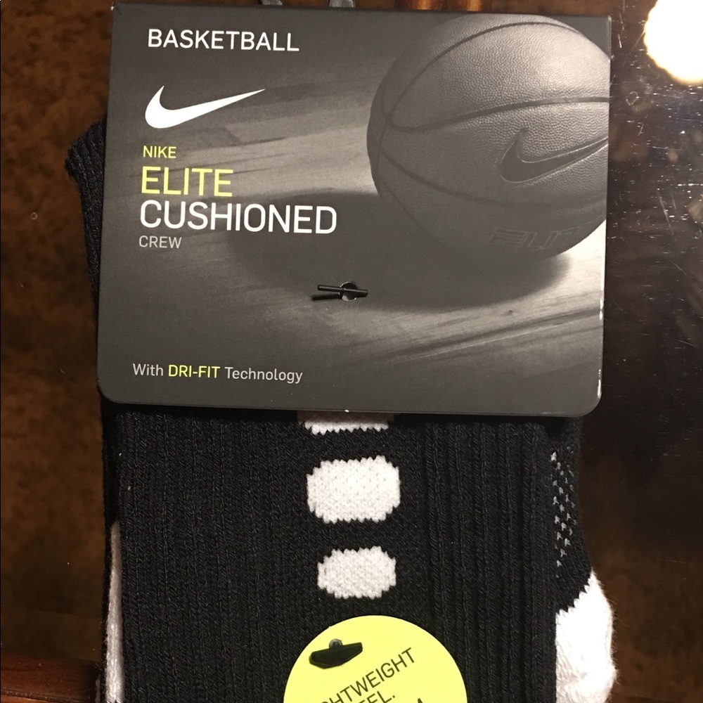 NIKE ELITE CUSHIONED CREW BASKETBALL SOCKS-BNWT